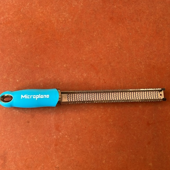 Microplane Classic Zester Grater- Blue - Picture 4 of 4